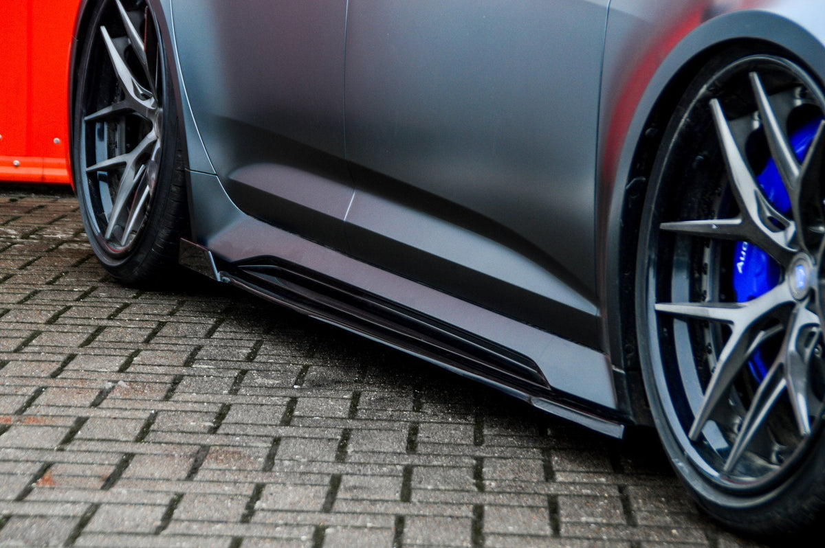 Cup Seitenschweller mit Wing hinten passend für Audi RS7 C8