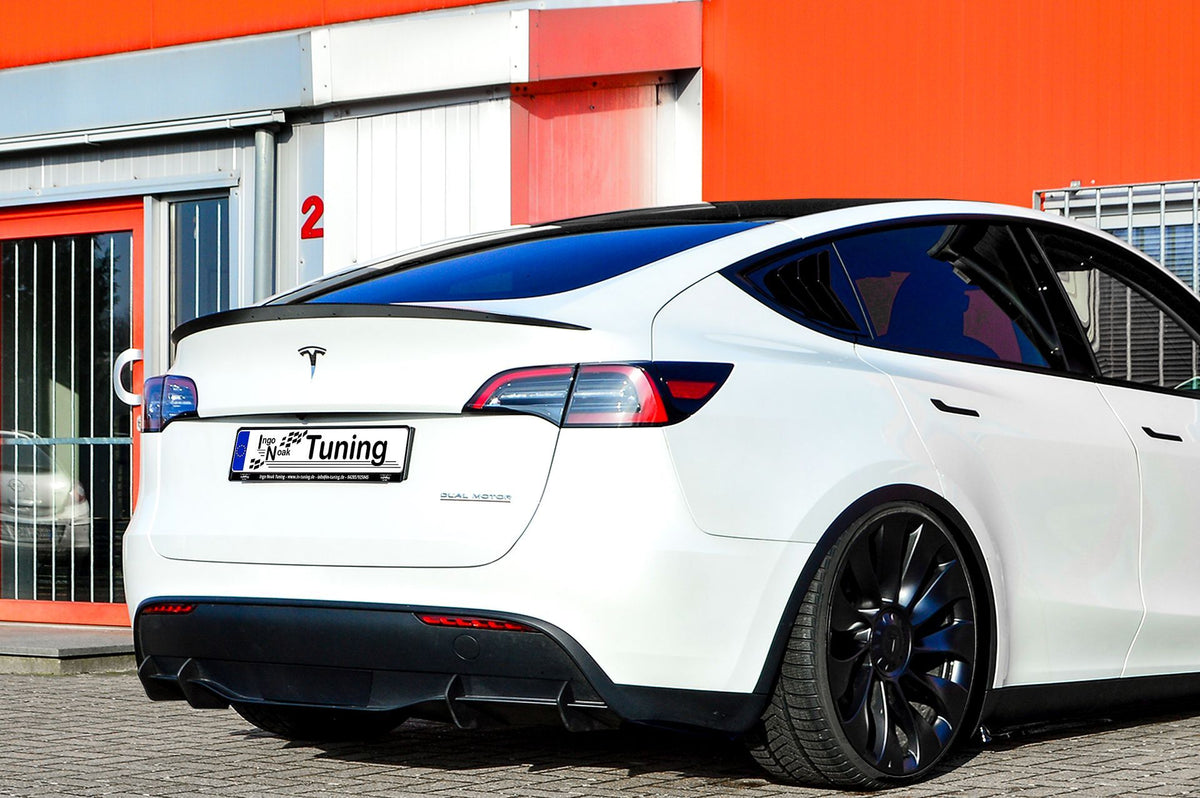 Gefräster Heckansatz mit 4 Finnen aus ABS passend für Tesla Model Y