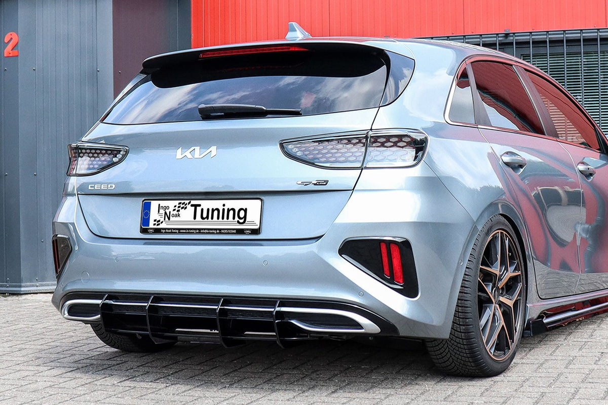 Gefräster Heckansatz aus ABS mit Finnen passend für Kia Ceed SK
