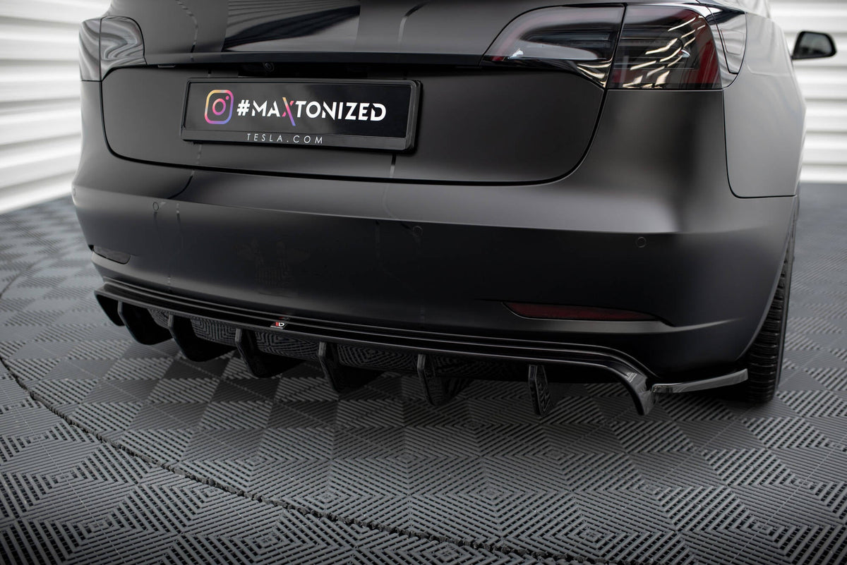 Maxton Design - Diffusor V2 Heck Ansatz für Tesla Model 3 - Aerowerk.
