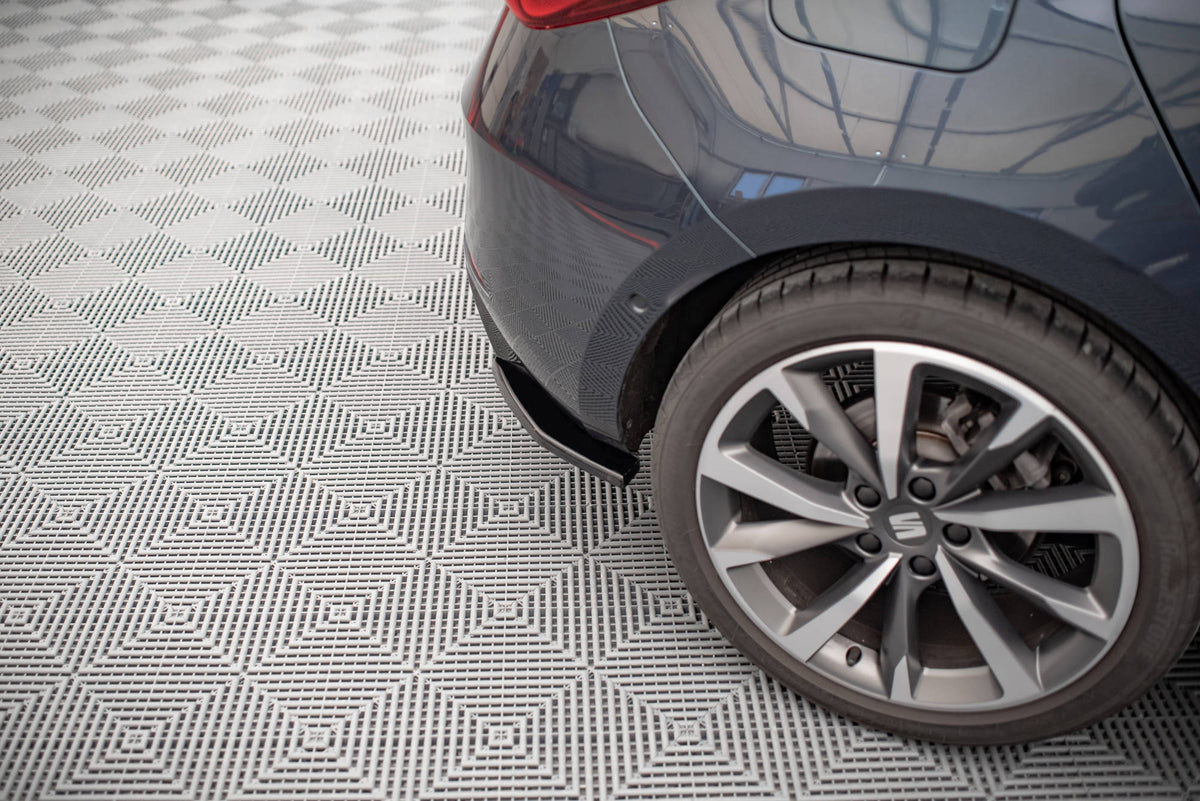 Maxton Design - Heck Ansatz Flaps Diffusor für Seat Leon FR Hatchback Mk4 - Aerowerk.