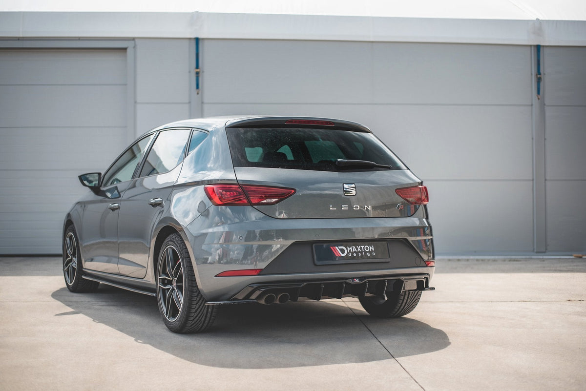 Maxton Design - Heck Ansatz Flaps Diffusor für SEAT Leon Mk3 FR Facelift - Aerowerk.