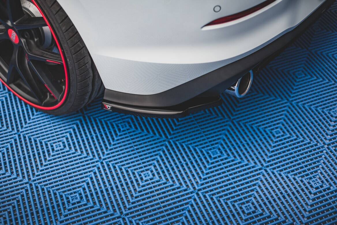 Maxton Design - Heck Ansatz Flaps Diffusor V1 für VW Golf GTI / GTE Mk8 - Aerowerk.