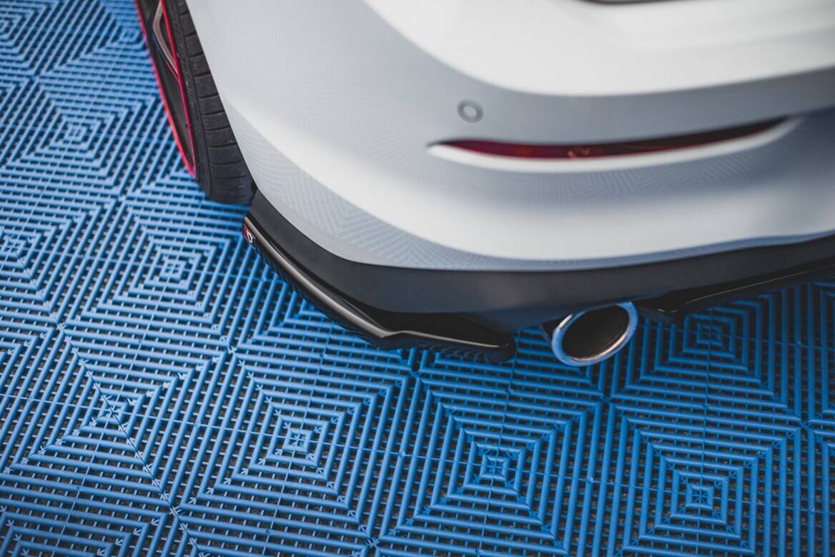 Maxton Design - Heck Ansatz Flaps Diffusor V1 für VW Golf GTI / GTE Mk8 - Aerowerk.