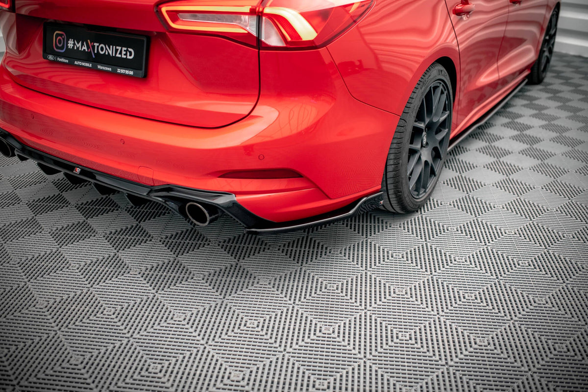 Maxton Design - Heck Ansatz Flaps Diffusor V8 für Ford Focus Kombi ST Mk4 - Aerowerk.