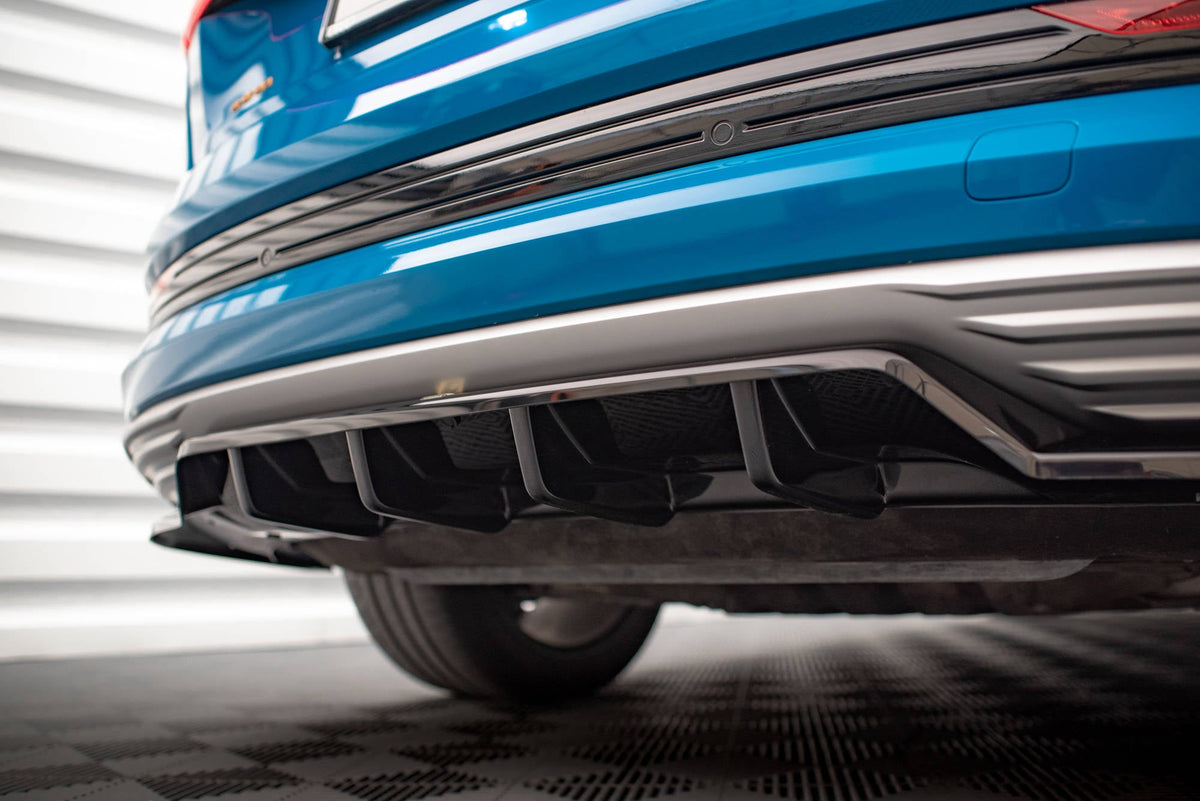 Maxton Design - Mittlerer Cup Diffusor DTM Look Heck Ansatz für Audi e - tron - Aerowerk.
