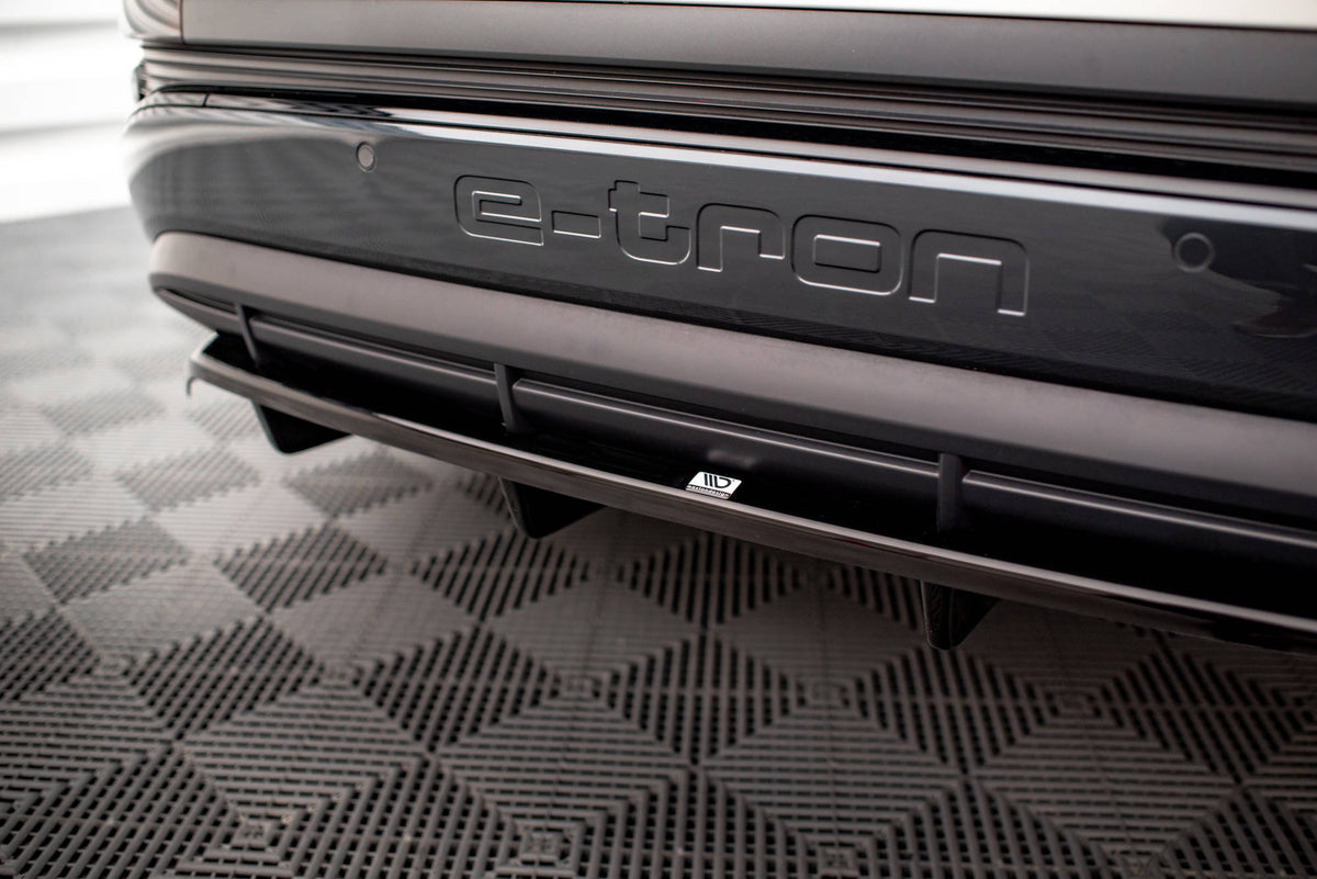 Maxton Design - Mittlerer Cup Diffusor DTM Look Heck Ansatz für Audi Q4 e - tron Sportback S - line Mk1 - Aerowerk.