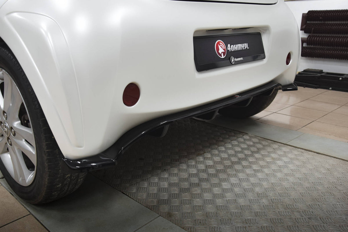 Maxton Design - Mittlerer Cup Diffusor DTM Look Heck Ansatz für Toyota IQ - Aerowerk.